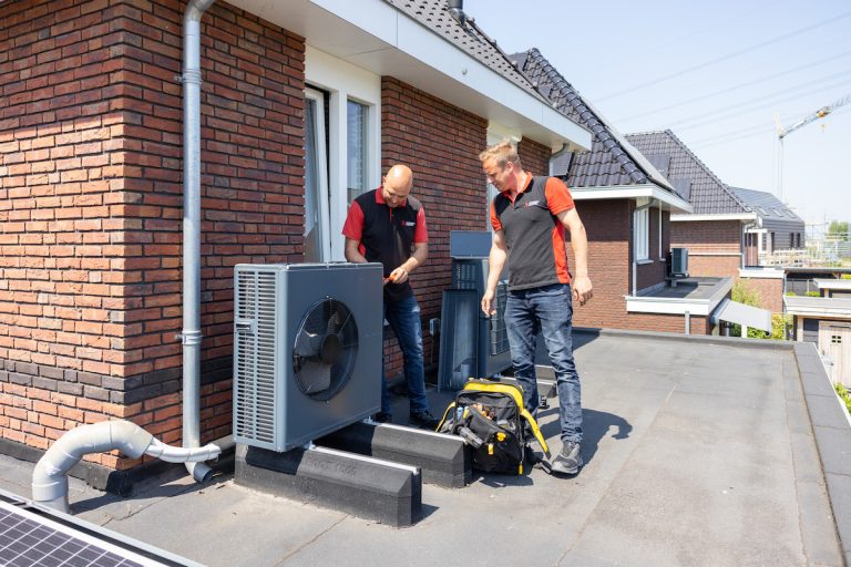Service technicus bij Alklima Mitsubishi Electric in Alblasserdam