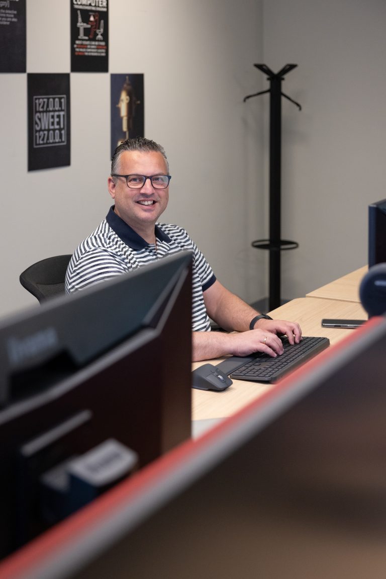 Dennis van Eijsden Alklima Mitsubishi Electric aan 't werk