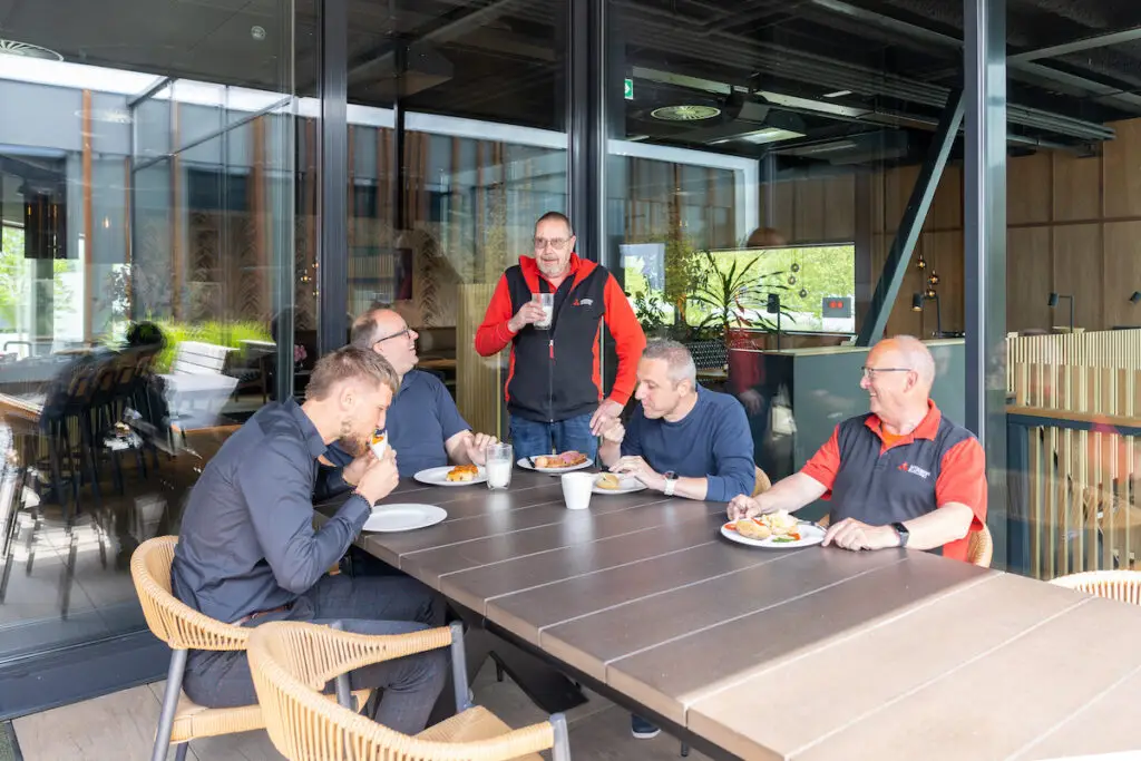 samen lunchen bij Alklima in Alblasserdam hecht team
